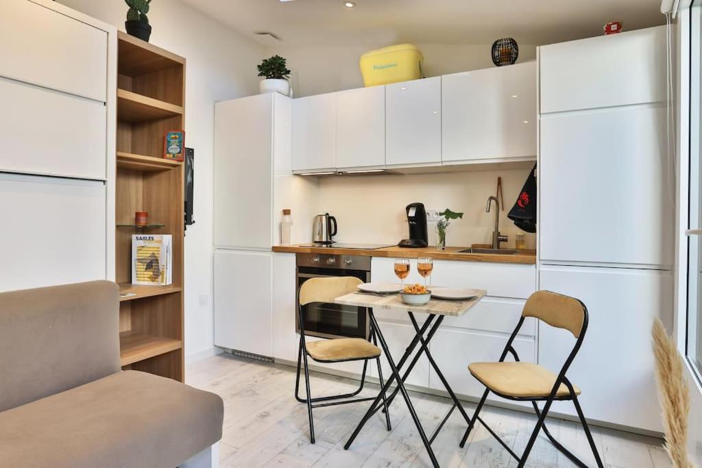 Tiny Studio Terrasse, Hypercentre La Plage A 2 Pas ! Les Sables-dʼOlonne Екстериор снимка